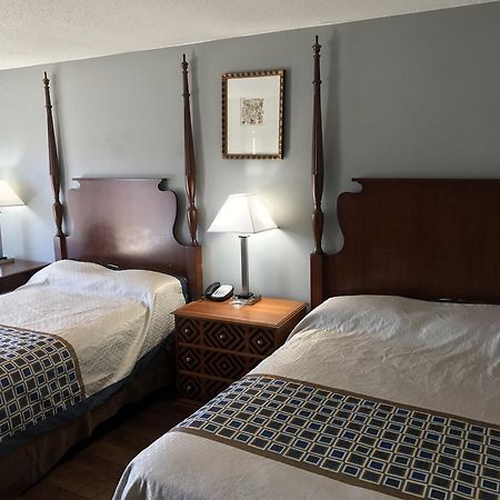 Americas Best Value Inn & Suites Расселвілль Екстер'єр фото