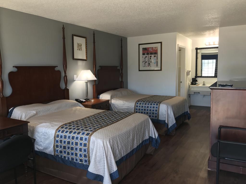Americas Best Value Inn & Suites Расселвілль Екстер'єр фото