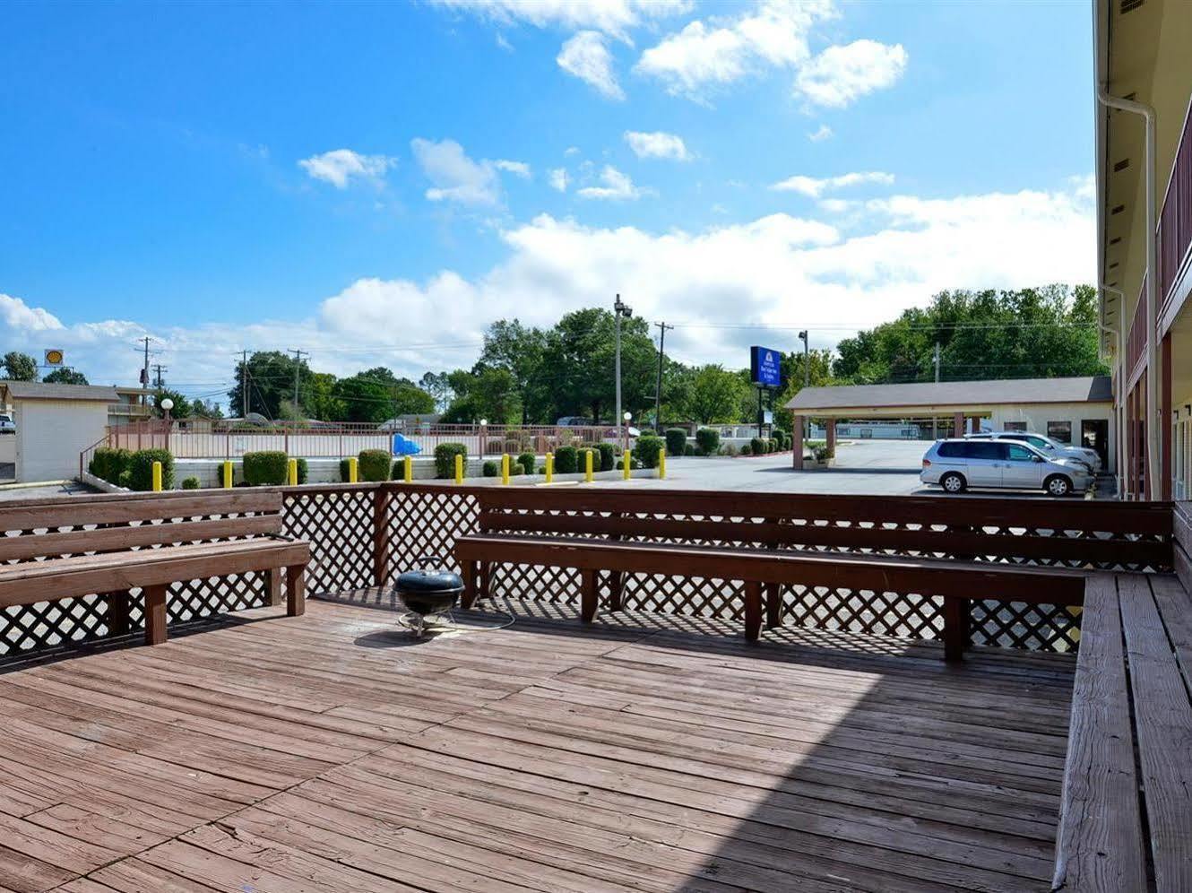 Americas Best Value Inn & Suites Расселвілль Екстер'єр фото