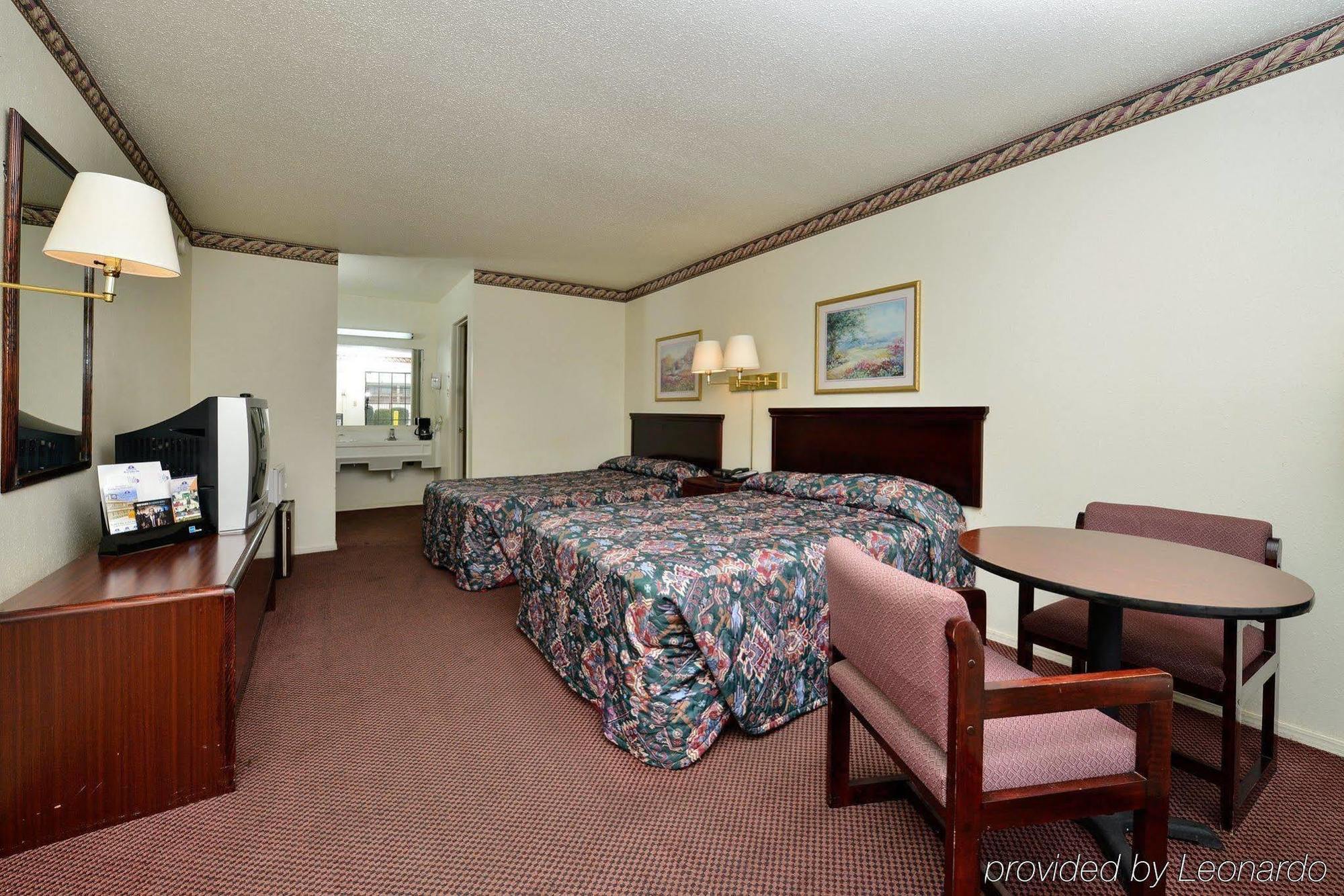 Americas Best Value Inn & Suites Расселвілль Екстер'єр фото