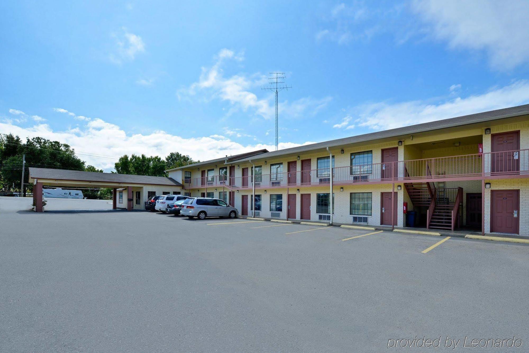 Americas Best Value Inn & Suites Расселвілль Екстер'єр фото